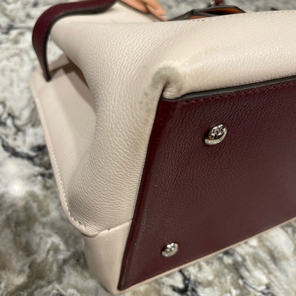 Authentic Louis Vuitton Lockme Day (M53647) - Picture 10 of 16